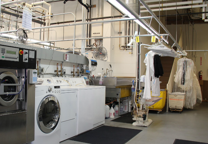 Máy móc thiết bị trong tiệm giặt ủi 247