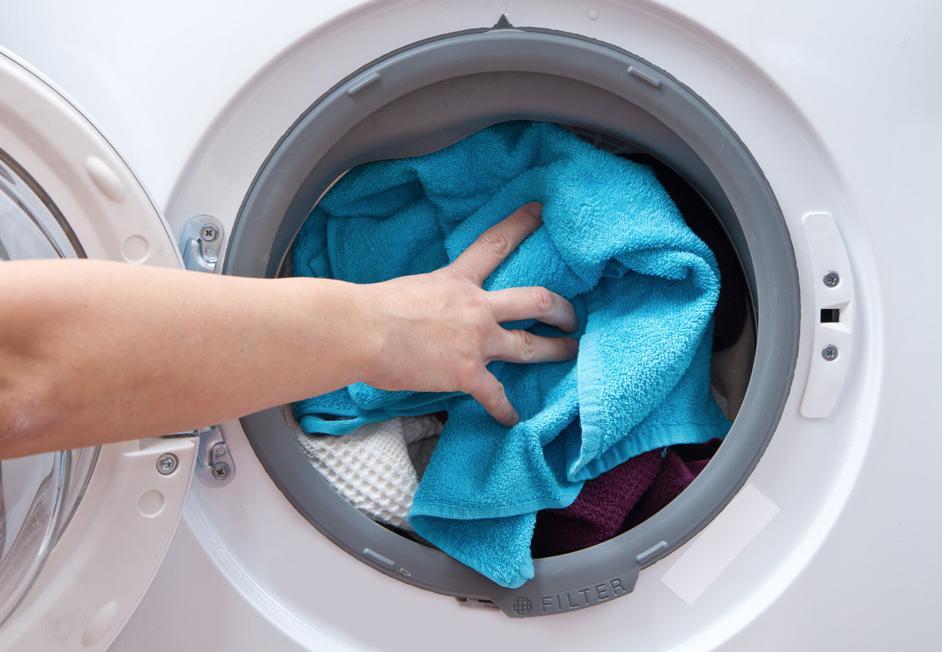 Cho lượng đồ vừa phải vào máy giặt khi giặt ủi