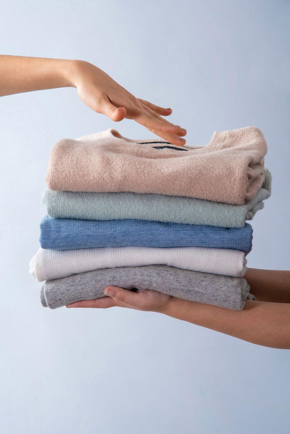 Dịch vụ giặt ủi chuyên nghiệp, chất lượng cao cấp đáng tin cậy cho quần áo, trang phục thời trang, đồ vải của bạn và gia đình cung cấp bởi Giặt ủi 247.